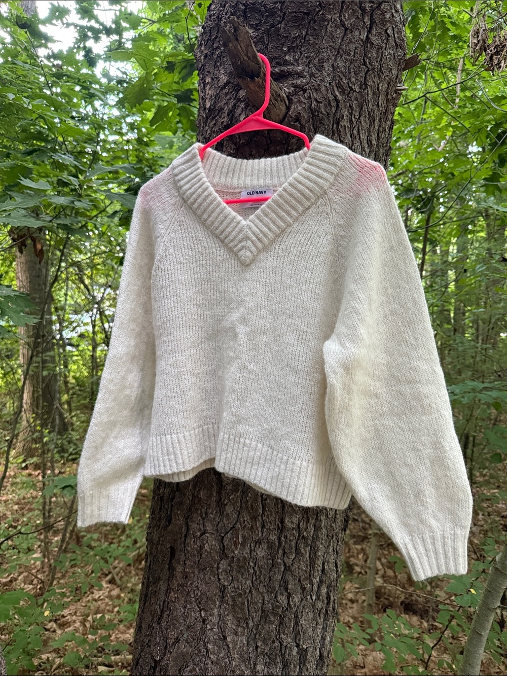 Old Navy Cream V-Neck Pullover Sweater